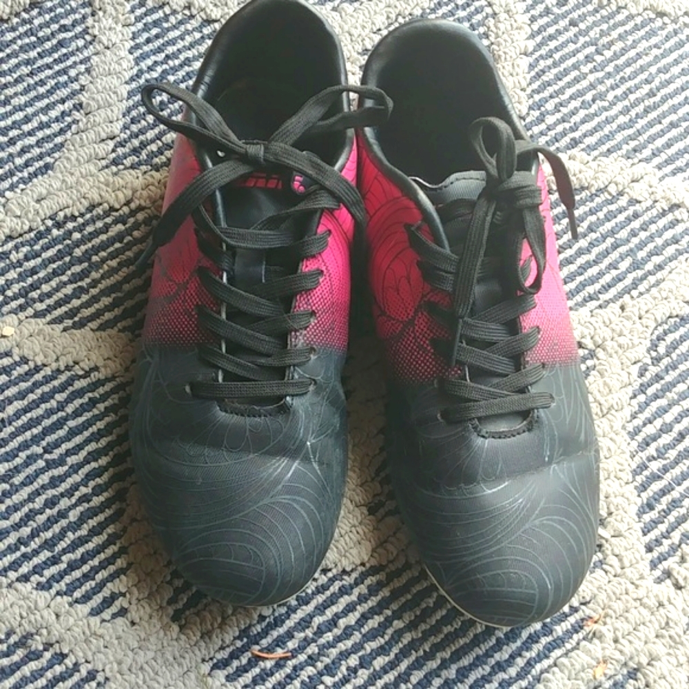 Soccer cleats 3Y girls
